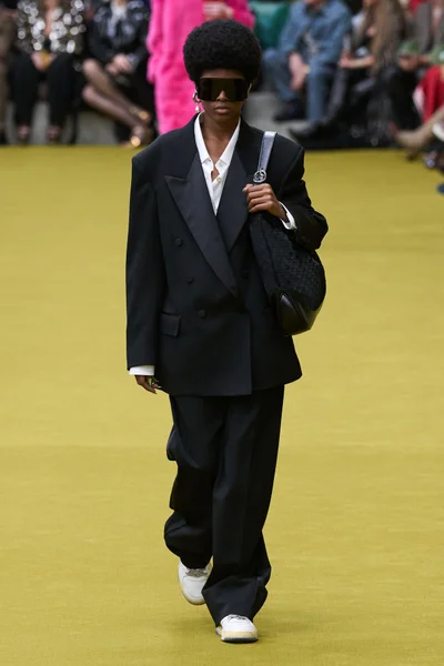 Look 37